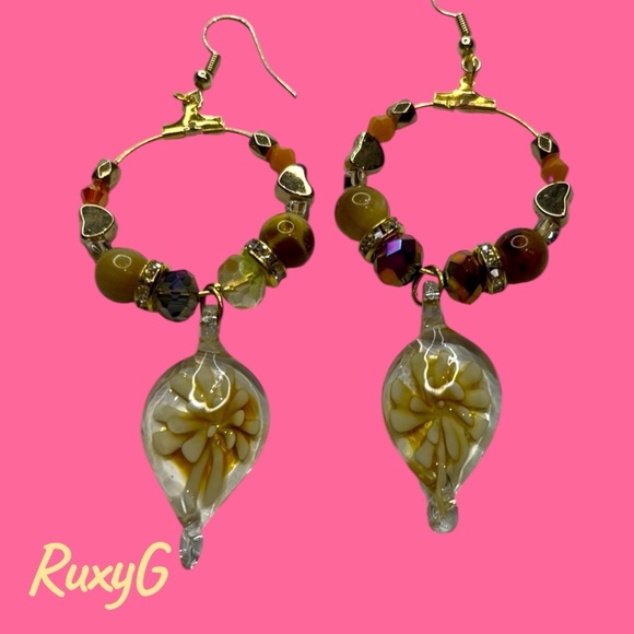 581. Gold and Yellow Floral Drop Earrings - Picture 6 of 6